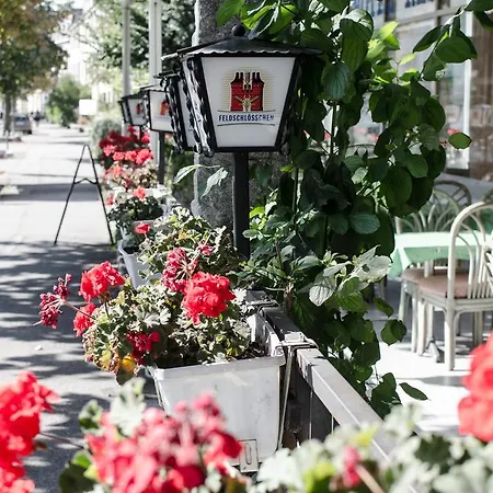Hotel Drei Rosen 3*