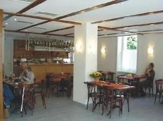 Hotel Drei Rosen 3*
